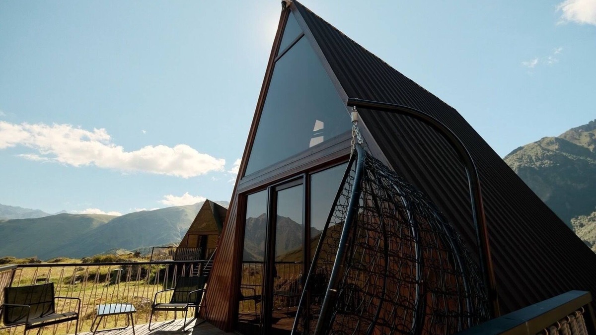 Kazbegi Cabin | Outside Kazbegi nnCabin 2