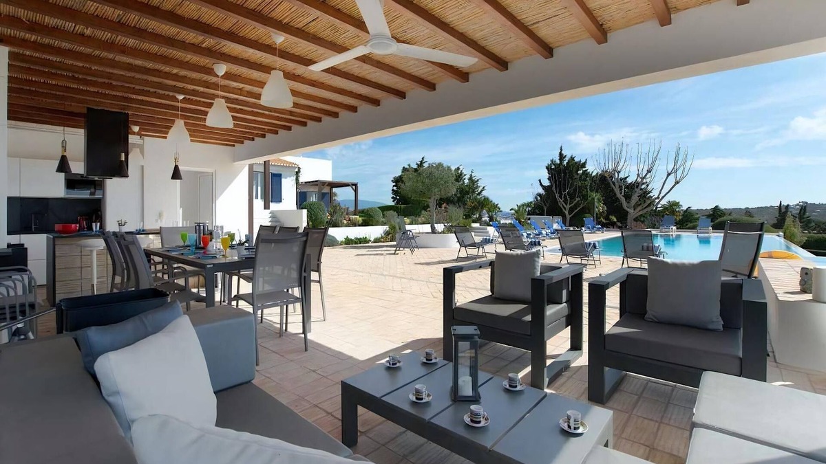 Lagos Villa | Outstanding Lagos Villa | 6 Bedrooms | Villa Alfarrobeira | Stunning Sea &.
