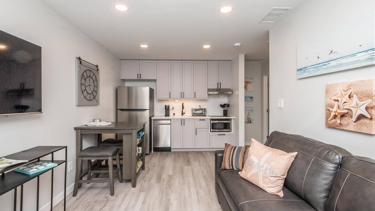 San Diego County House | Outstanding Location - Come Relax and Stay at the Beach