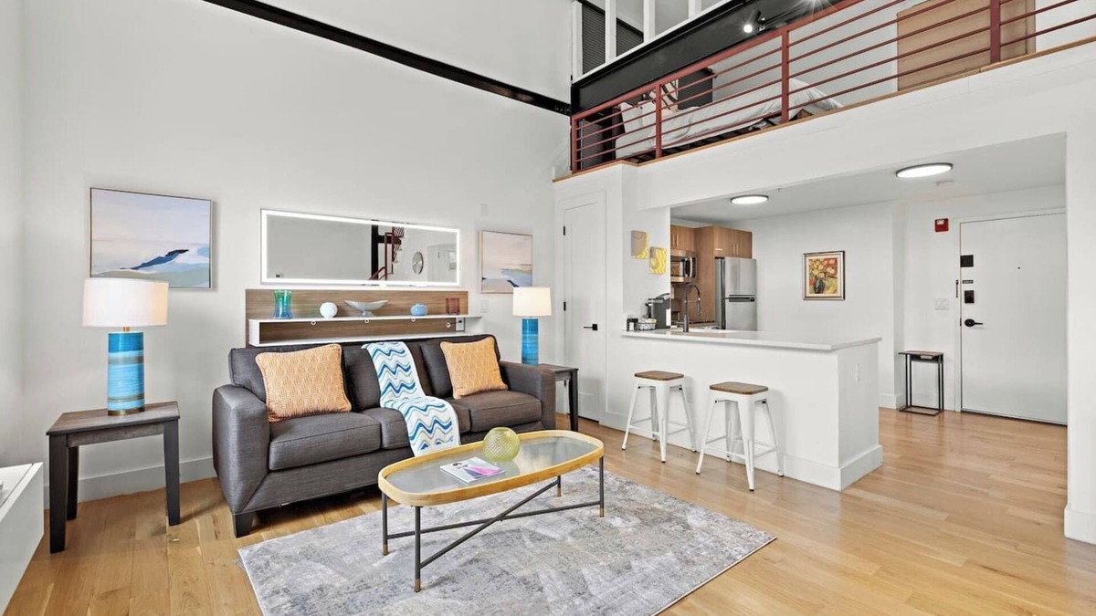East Orange Apartment | Outstanding Loft ! Free parking ! 30 min to NYC !
