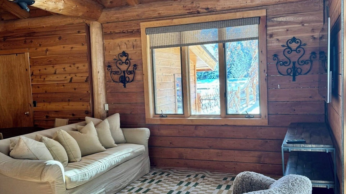 Ketchum House | Outstanding One-Room Guest House in Ketchum, 1 mile to the lifts