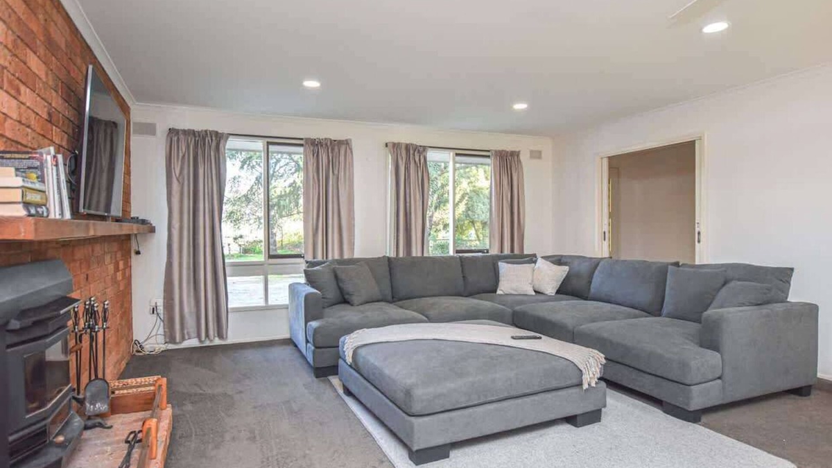 Ovens House | Ovens Valley Retreat - Spacious, cosy home near Myrtleford
