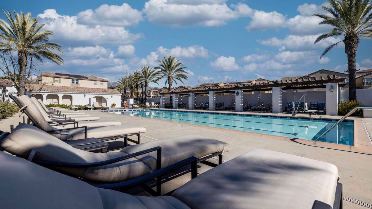 Upland House | Over 2000 SQFT House, Gym, Pool