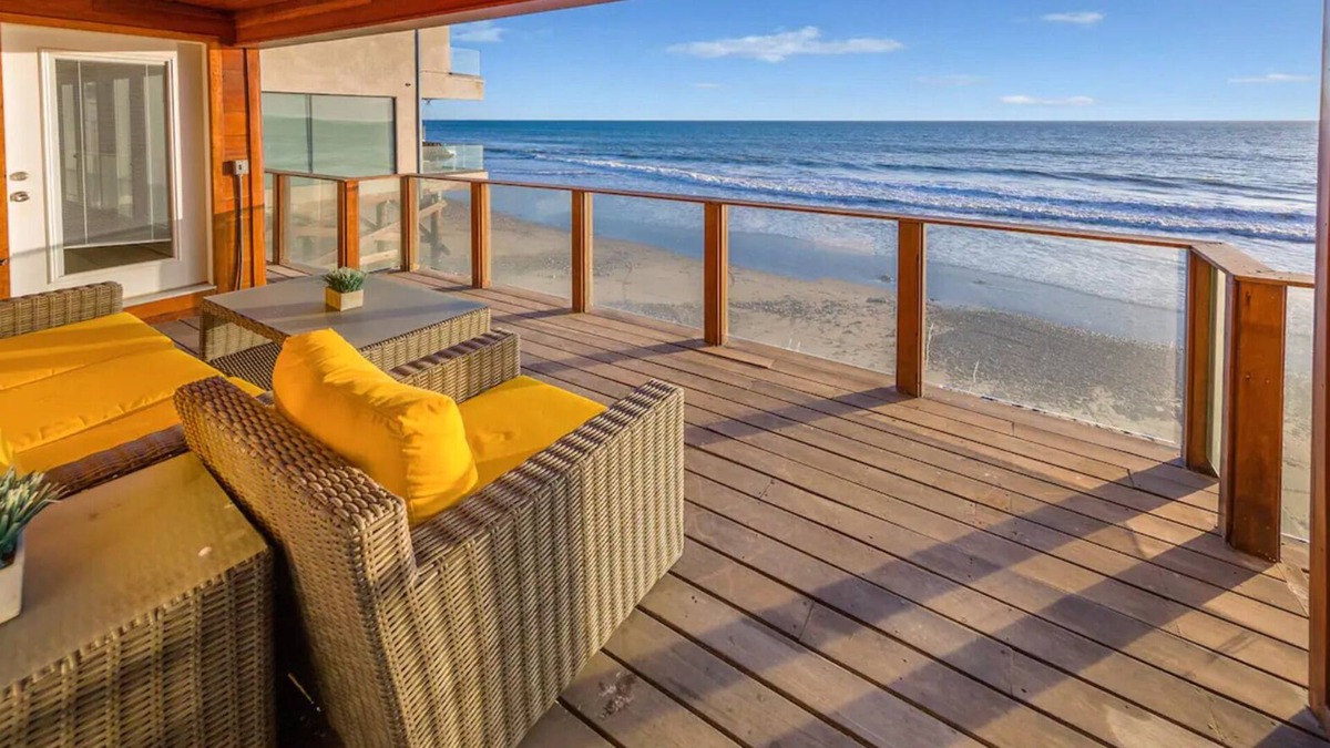 Malibu Apartment | Over-the-Water Bungalow in Malibu w/ Stunning View