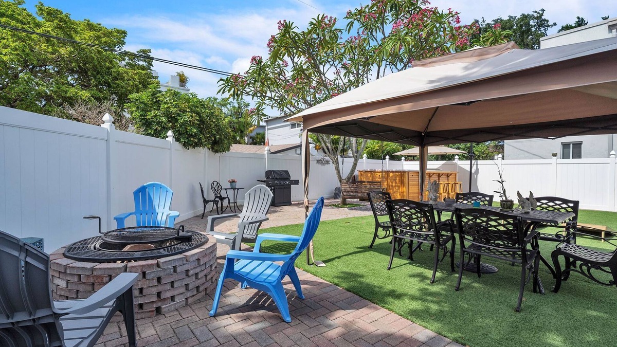 Downtown Fort Lauderdale House | Over the Waves - Home for 8
