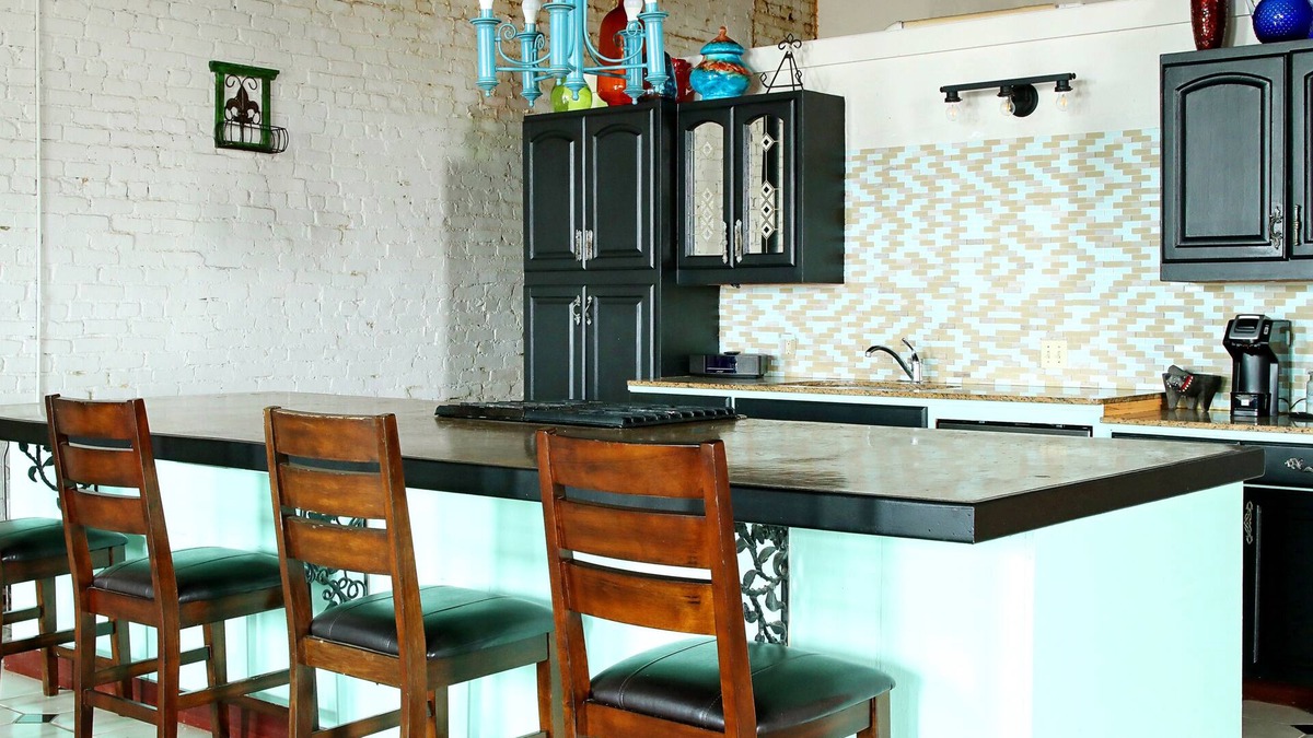 Denison House | Oversized loft