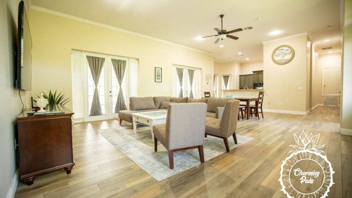 Oviedo House | Oviedo Charmer - Heated Pool - Close to everything