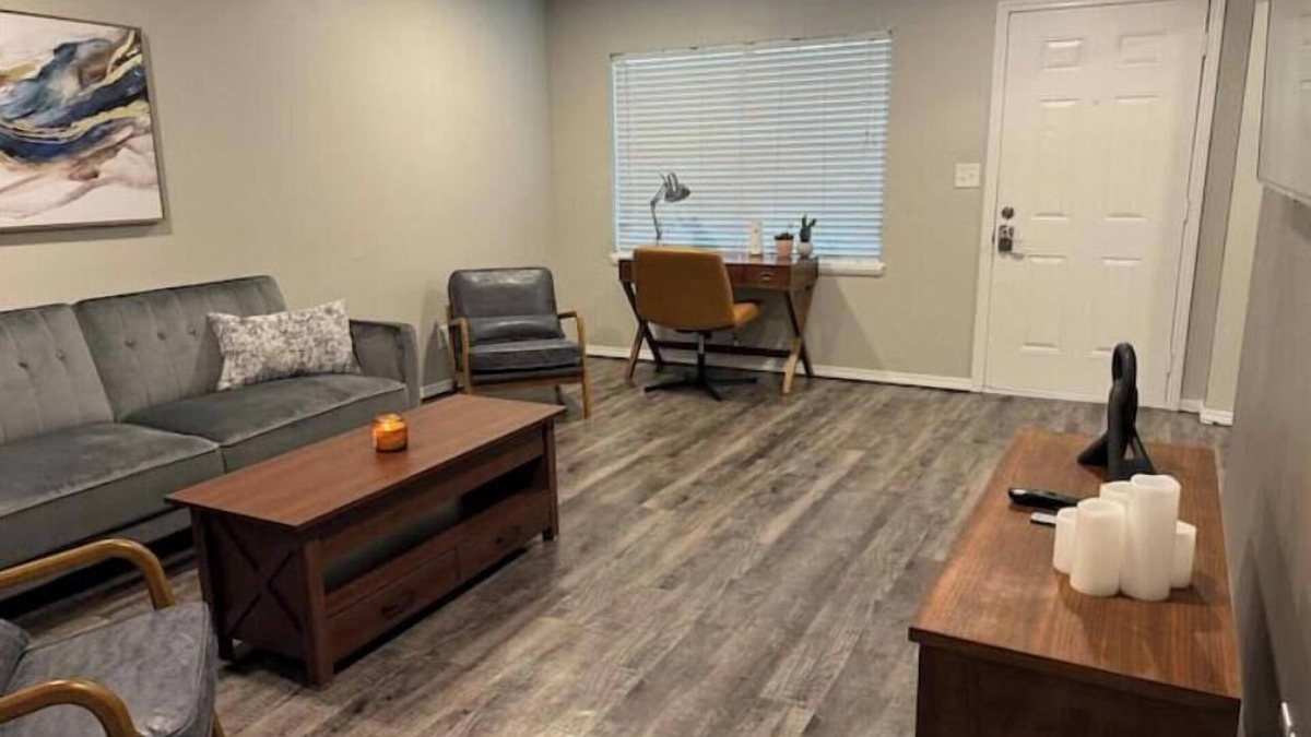 Norman House | Owl Street Cabana Walking Distance To OU Stadium
