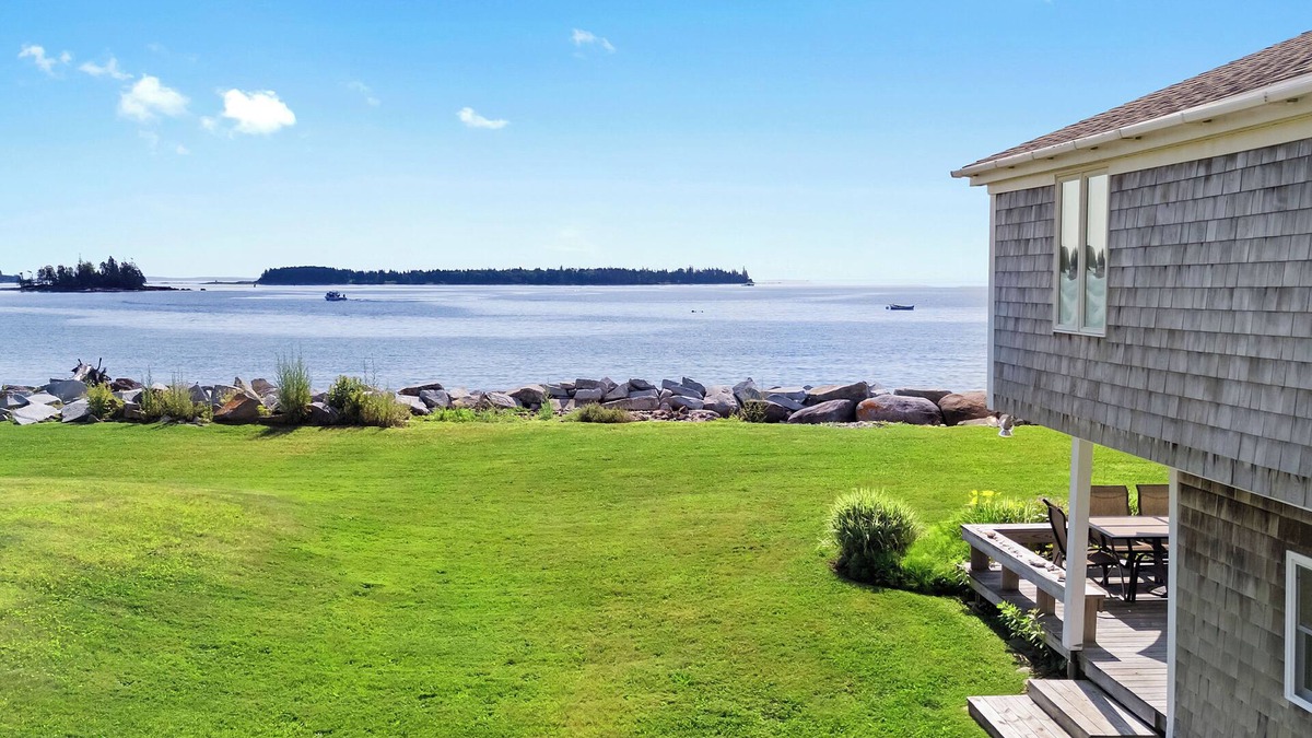 Owls Head Cottage | Owls Nest on Crescent Beach
