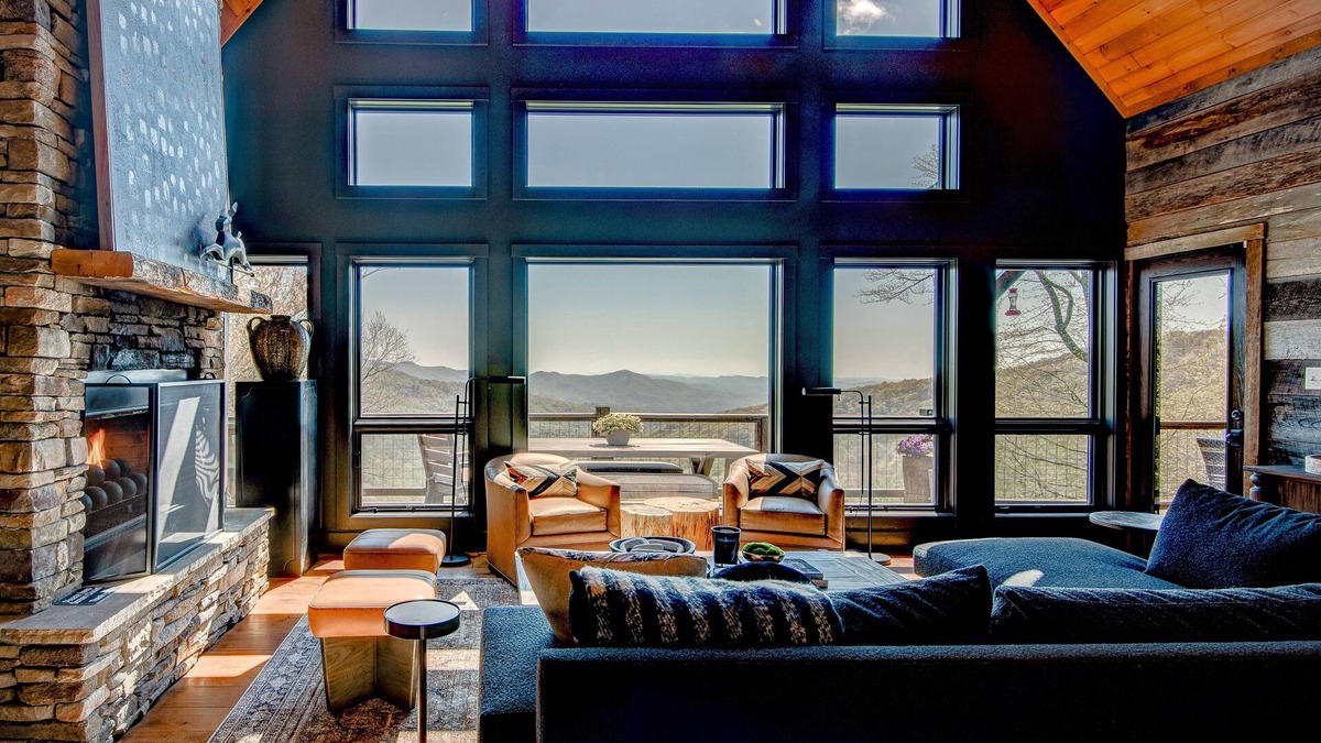 Blowing Rock Cabin | Owls Nest - Pool Table, hot tub, views, Indoor & Outdoor Fireplaces