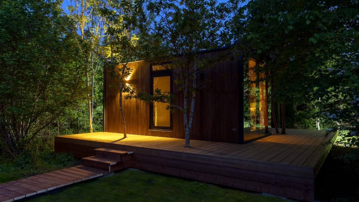 Kidlington House | Oxfordshire: Lakeside Mirror Houses (FULL SITE)