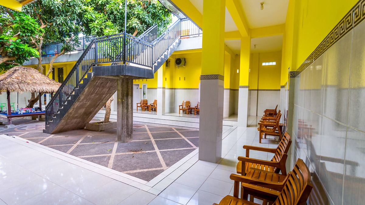 Mataram Hotel | OYO 1427 Azzahra Guest House Syariah