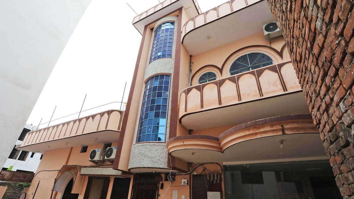 Lanka Hotel | OYO 17171 Sandhya Guest House