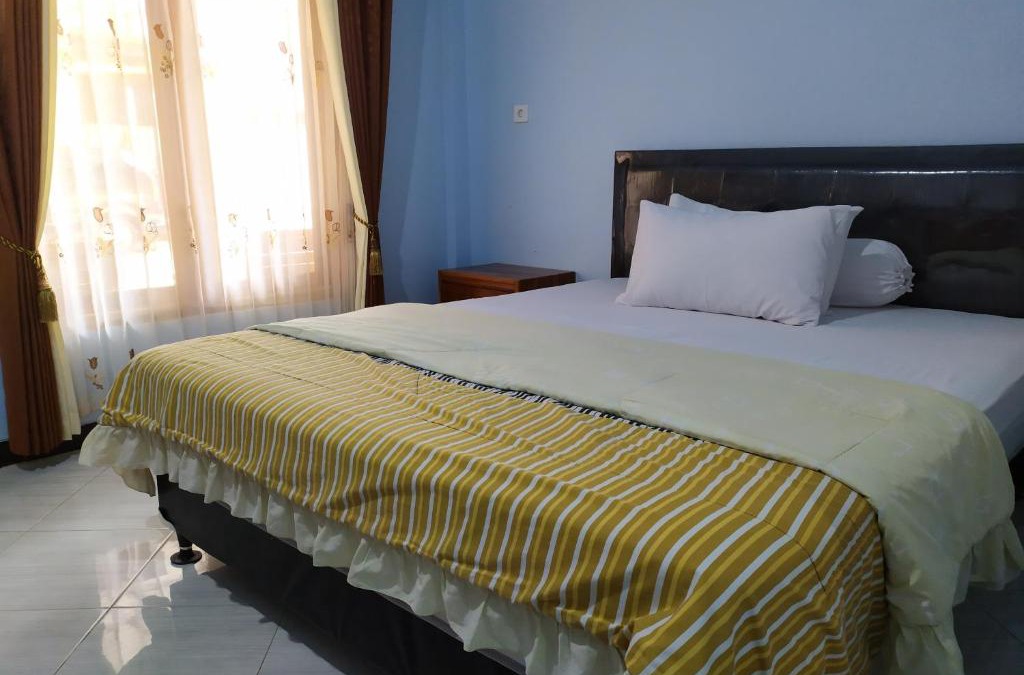 Taliwang Hotel | OYO 2423 Hotel Tubalong Taliwang Syariah