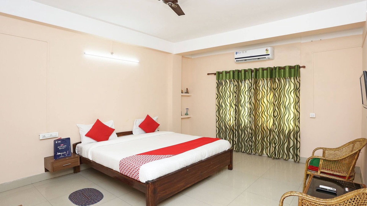 Khanapara Hotel | OYO 5518 near Beltola