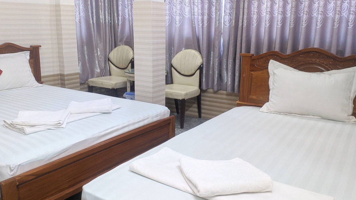 Tan Phu District Hotel | OYO 680 Nha Nghi Vy Anh