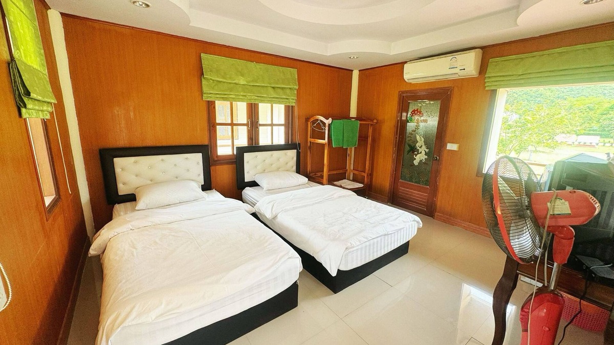 Nakhon Nayok Hotel | OYO 75497 Uncle Odd Talay View Resort