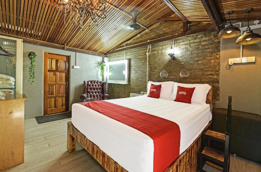 Kampung Bukit Dinding Hotel | OYO 90636 Teratak Zakiah Chalet