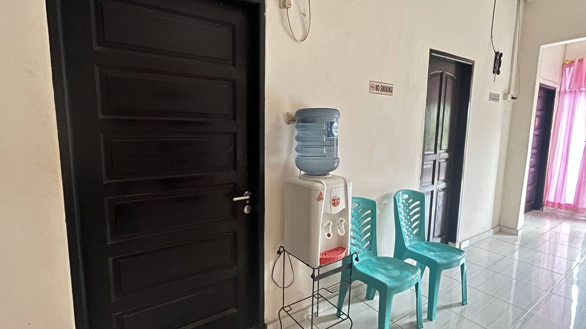 Makassar Hotel | OYO 92100 Kost Biru