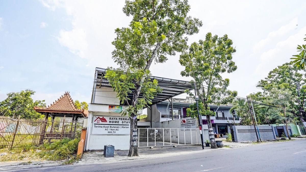 Pamekasan Hotel | OYO 92124 Raya Permai Homestay Syariah