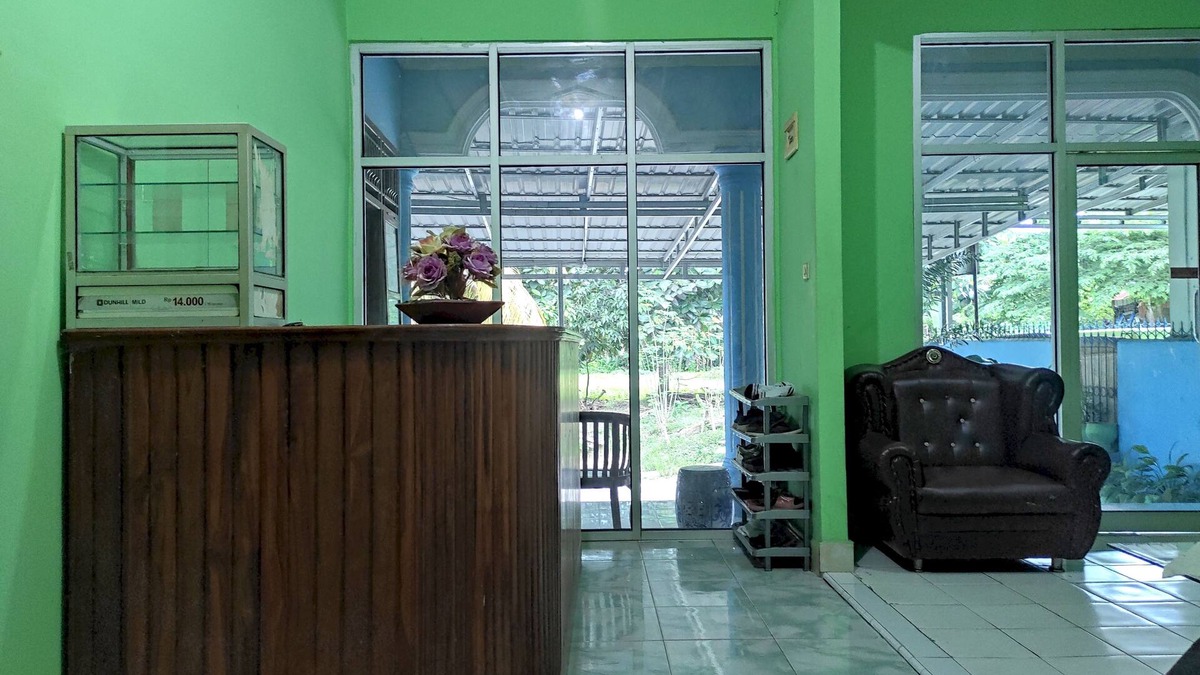 Mamuju Hotel | OYO 93411 Syariah Hotel Tomborang