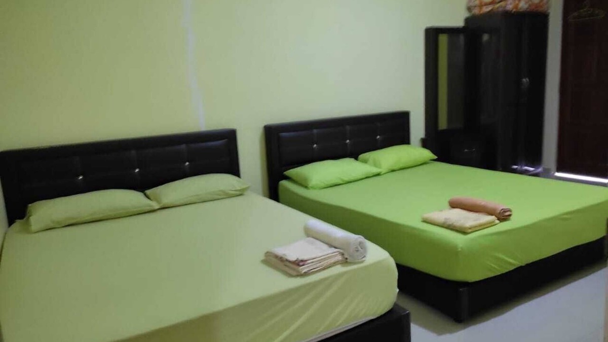 Dungun House | OYO Homes 90600 Ummi Chalet Dungun