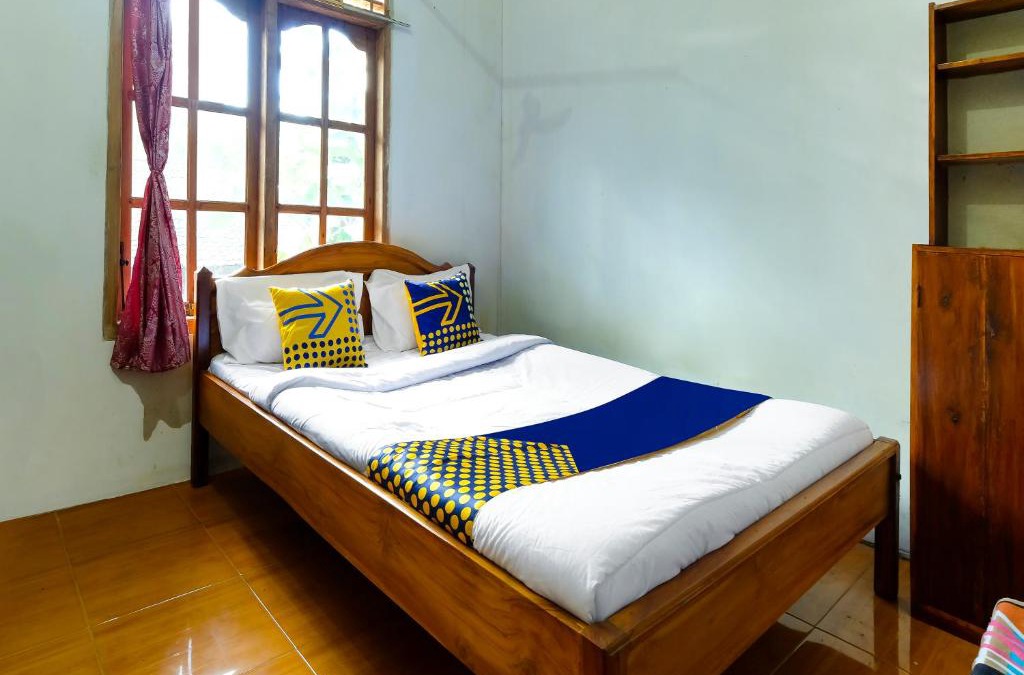 Wonogiri Hotel | OYO Homes 91154 Desa Wisata Wayang Manyaran Wonogiri