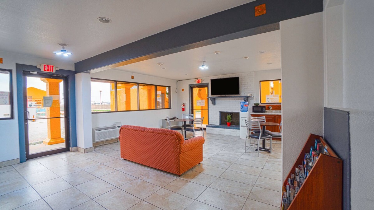 Kingsville Hotel | OYO Hotel Kingsville Hwy 77