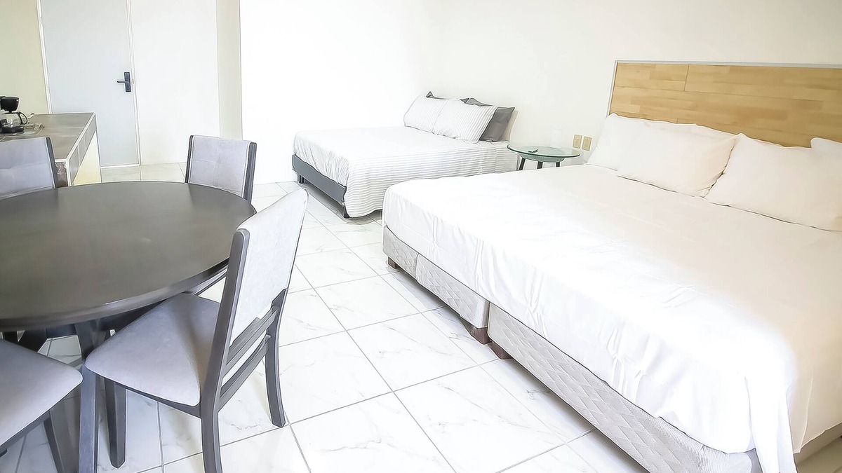 Colonia El Progreso Hotel | OYO Hotel Plaza Las Torres, Cabo San Lucas