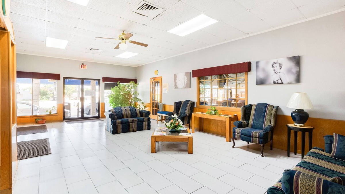 Tyler Hotel | OYO Hotel Tyler Lindale
