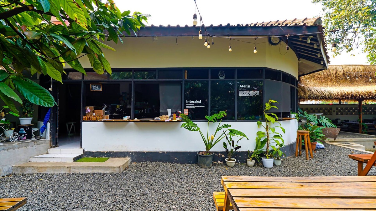 Dago Hotel | OYO Life 92835 Maya Adipuri