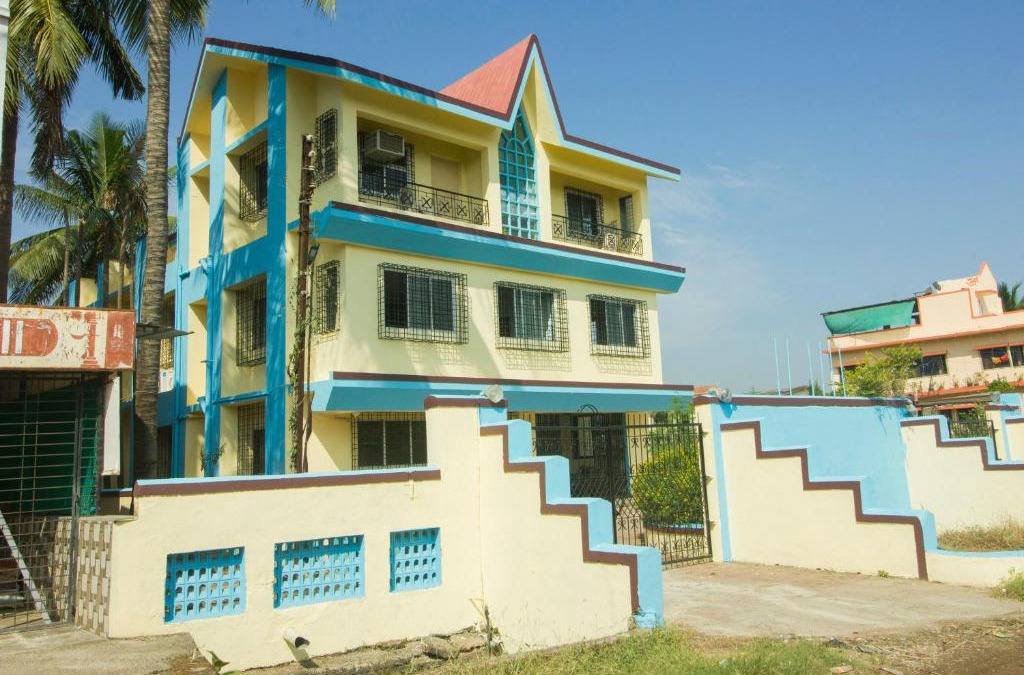 Chendhare Hotel | OYO Muktai Nest