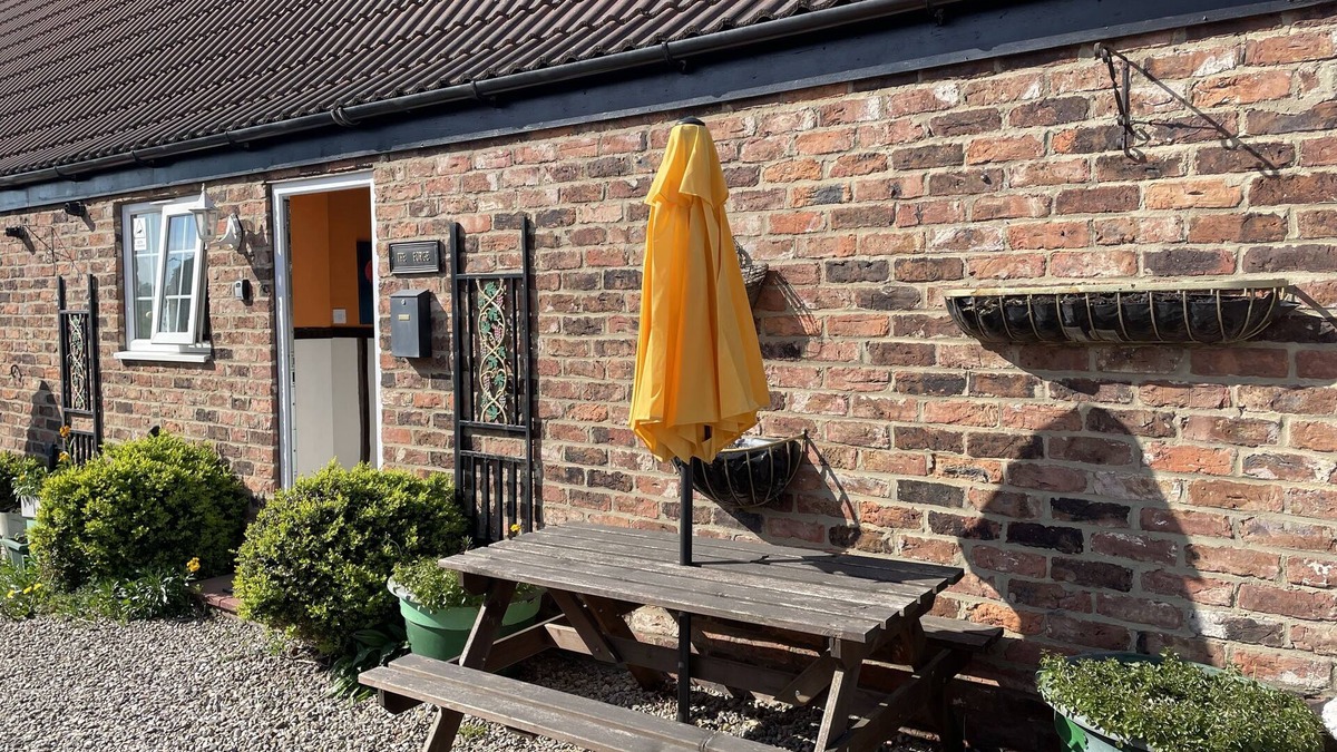 Stockton-on-Tees Hotel | OYO Yarm Cottages