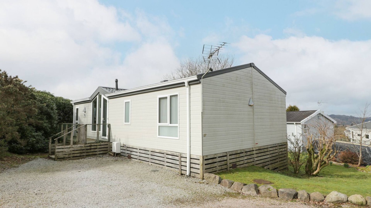 Rockcliffe Cottage | OYSTER BAY LODGE, pet friendly, with a garden in Dalbeattie
