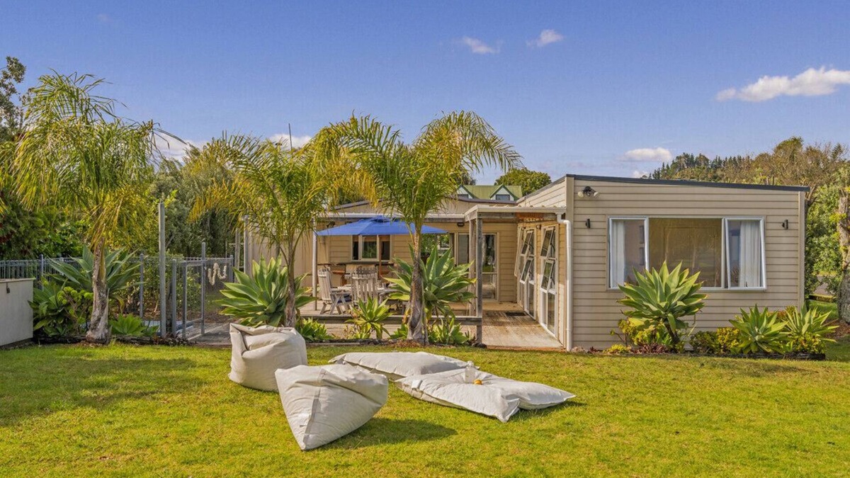 Cooks Beach Cottage | Oysters Retreat - Cooks Beach Holiday Home