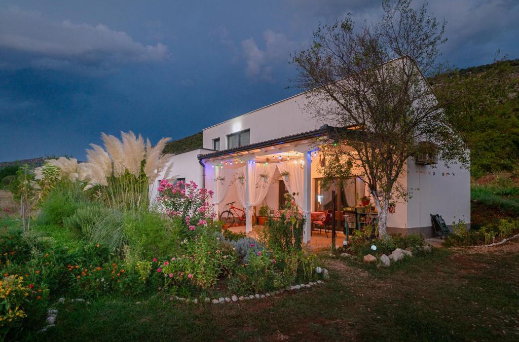 Mostar Cabin | OZ - Obecana Zemlja Permaculture Homestead