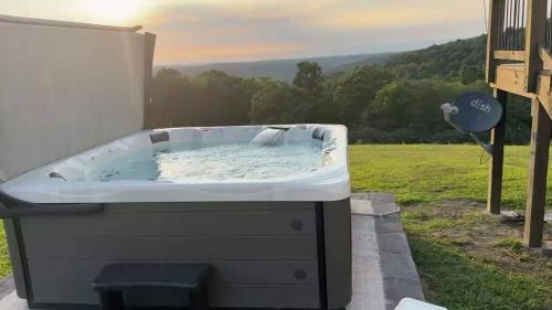 Compton House | Ozark Escape - Hot Tub Mountain Views and Near Buffalo River
