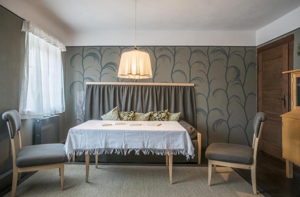 Poessneck Apartment | Pößnecker Werkstätten -Tessenow Wohnung