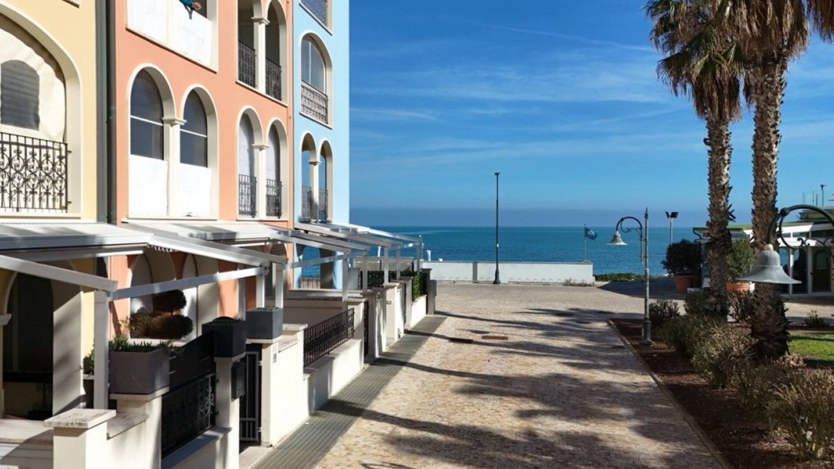 Porto Recanati Apartment | P018 - Porto Recanati, wonderful three-room apartment on the sea