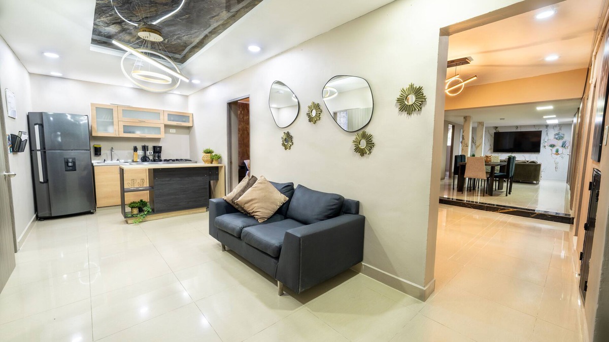 Zona Rosa Apartment | p3, 5 bedroom apart,with arcade machine and football,one block from Lleras park