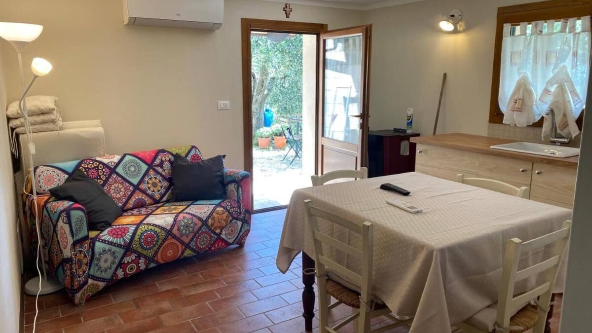Buti House | PACE E TRANQUILLITA' NON LONTANO DA PISA LUCCA E FIRENZE
