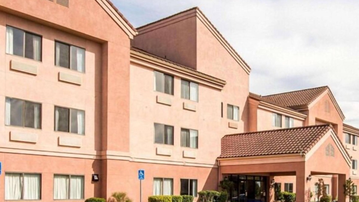 Watsonville Hotel | Pacific Coast Inn
