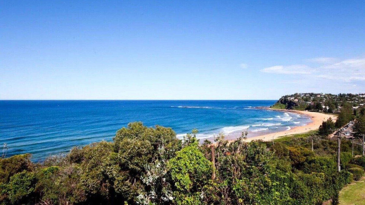 Newport House | Pacific Sunrise - Quick Walk to Beach