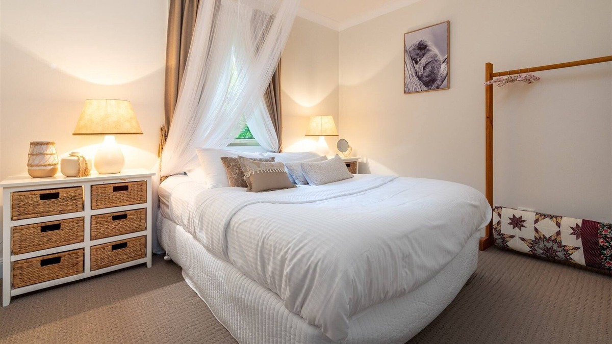 Barrengarry House | Paddington Cottage - romantic weekend away or a great place for family catch up