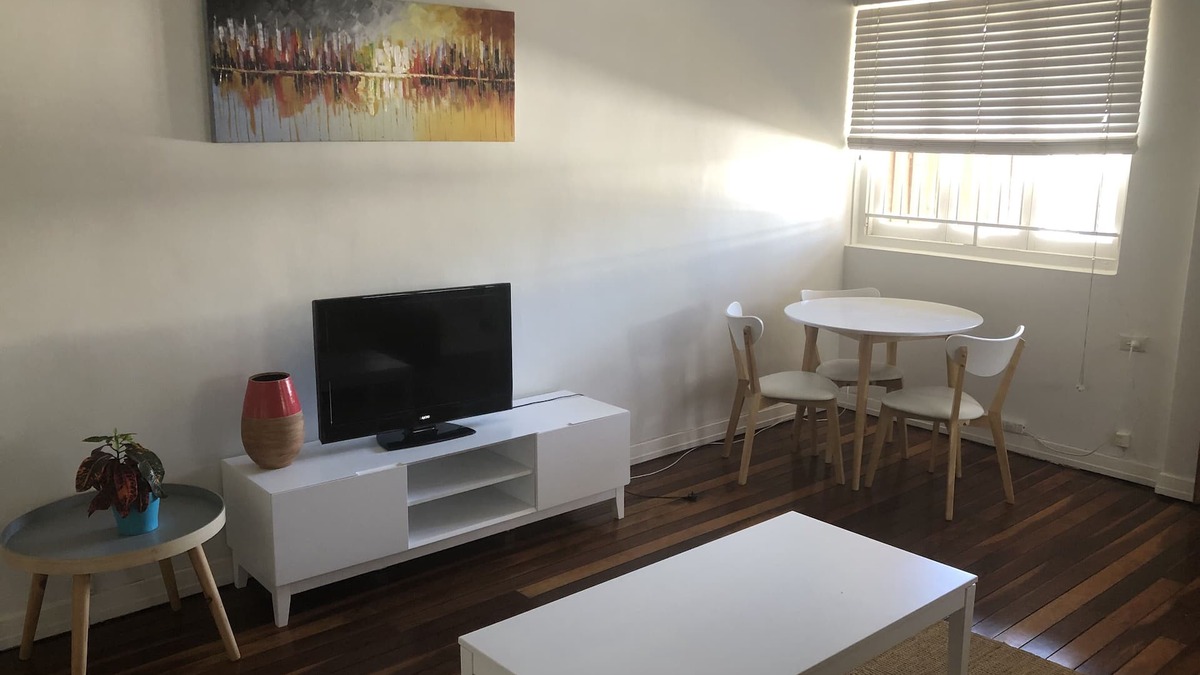 Milton Apartment | PADDINGTON GROUND FLOOR CLOSE TO SUNCORP FREE PARKING