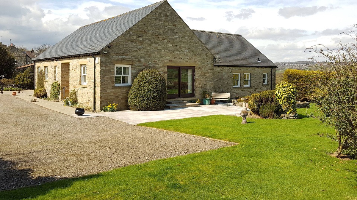 Middleham House | PADDOCK HOUSE, large family friendly, with fantastic views. Yorkshire Dales.