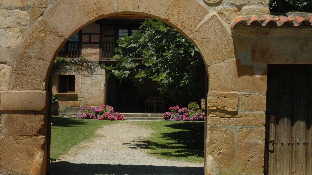 Alfoz de Lloredo Cottage | Padruno 4 apartments for 2/4 people