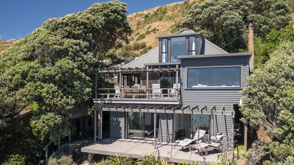 Paekakariki House | PAEKAKARIKI RETREAT – PAEK?K?RIKI BEACHFRONT HOME in Kapiti Coast