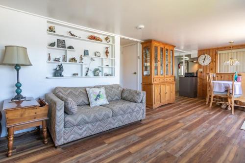 Bass Lake House | Paha Lakefront