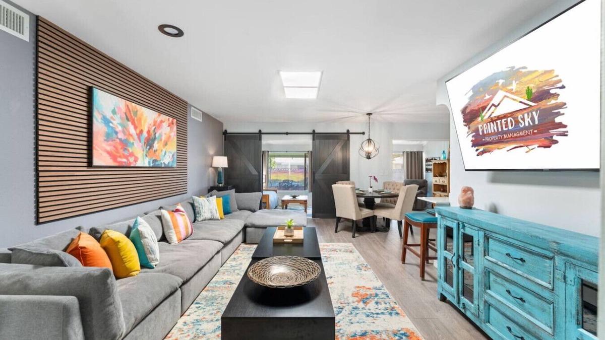 Sun City Apartment | Painted cactus 2 bed w/hot tub